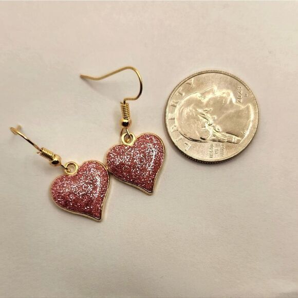 ❤️ Heart Shaped Silver Glitter Drop Earrings - Picture 3 of 4